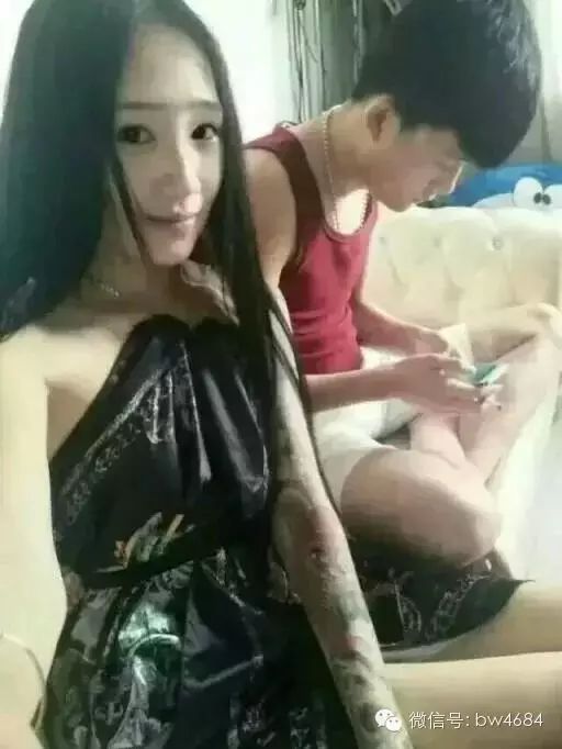眼部沉淀黑色素怎么办_眼睛黑色素沉淀小偏方_眼睛黑色沉淀怎么去除