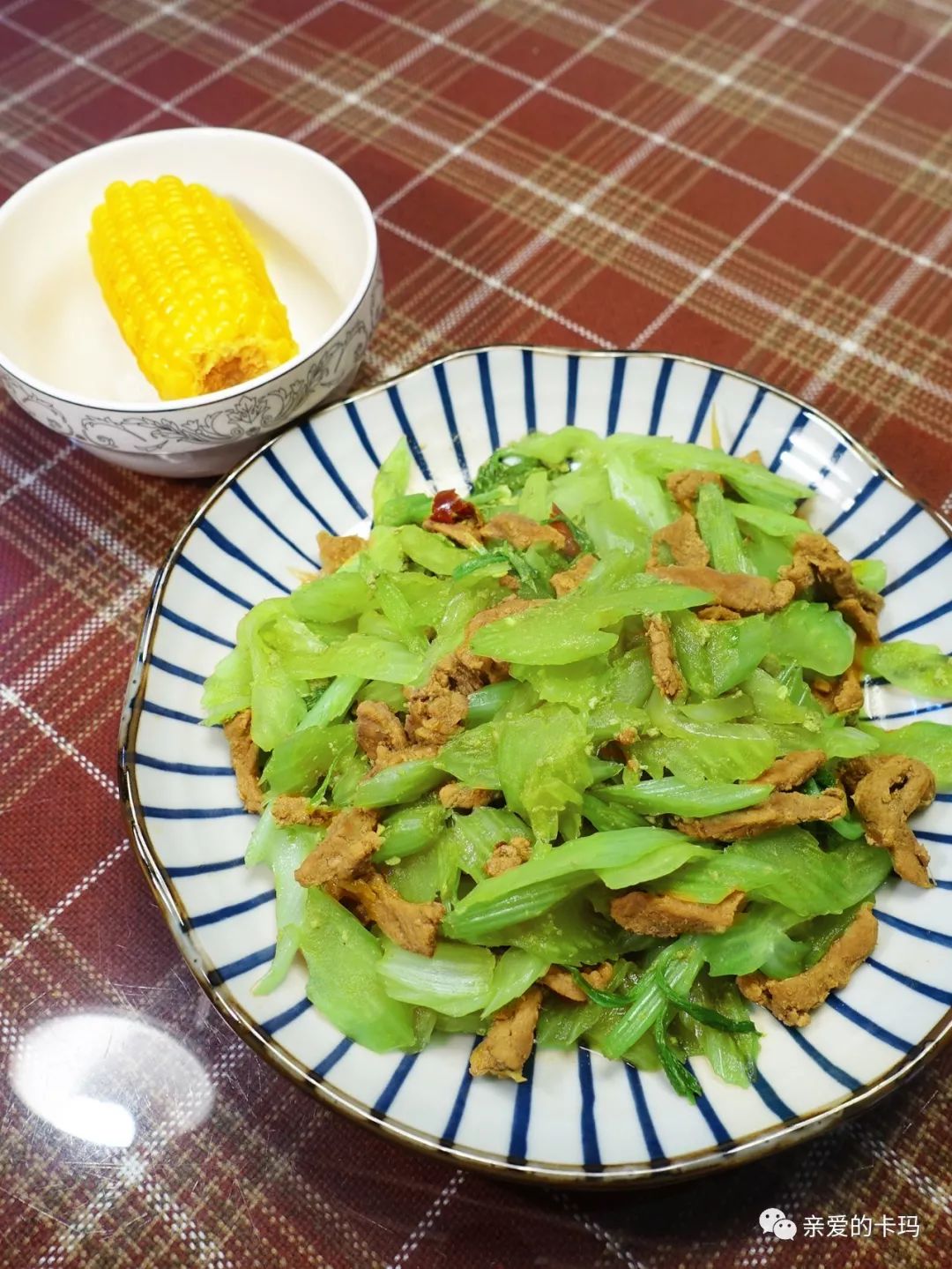 水煮蛋减肥法该怎么做_减肥蛋水煮法该做哪些菜_减肥食谱水煮蛋
