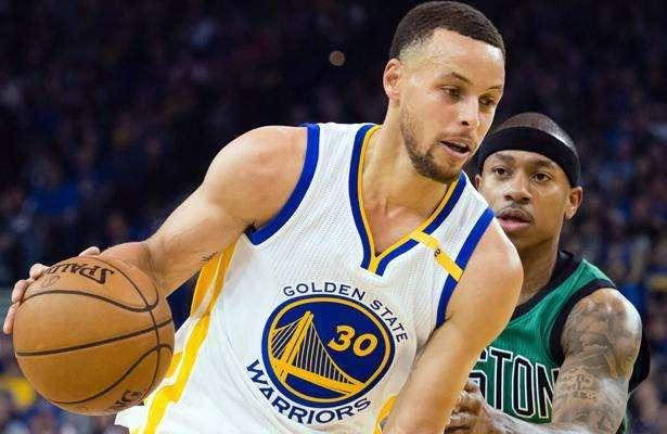 巅峰时期的小托马斯对位库里，场均21分，那库里发挥如何呢？