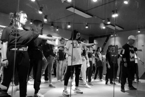 广州尤利娅舞蹈艺术中心乘车路线_广州尤利娅舞蹈艺术培训班地址_广州哪里可以学肚皮舞