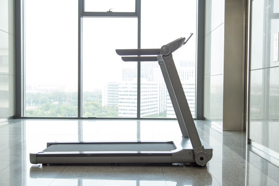 什么牌子跑步机质量好_可折叠跑步机推荐_荣耀亲选磁悬浮减震跑步机