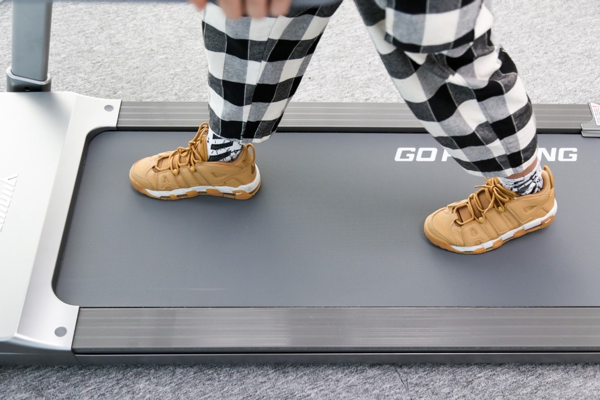 可折叠跑步机推荐_什么牌子跑步机质量好_荣耀亲选磁悬浮减震跑步机