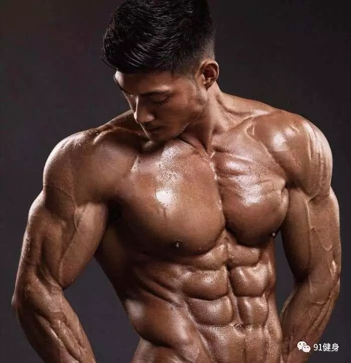问鼎娱乐电子游戏 虎头三角肌后束及中束专项训练: 5个动作让你绽放威猛三角肌雄风