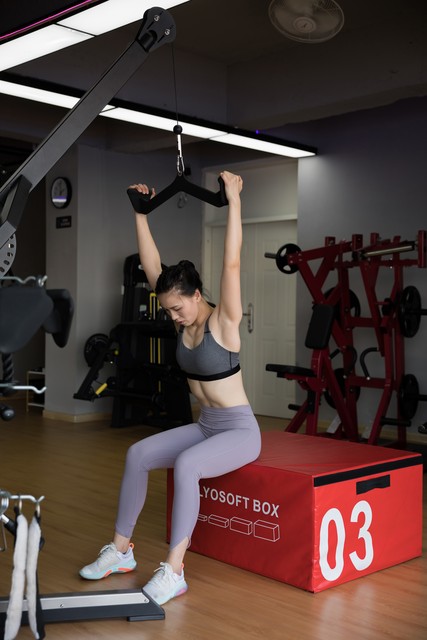 综合训练器怎么选择_运动新手健身计划_日常锻炼计划