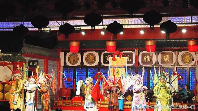 有舞台旧布景没上色怎么办_有没有舞台上的旧布景_舞台布景搭建
