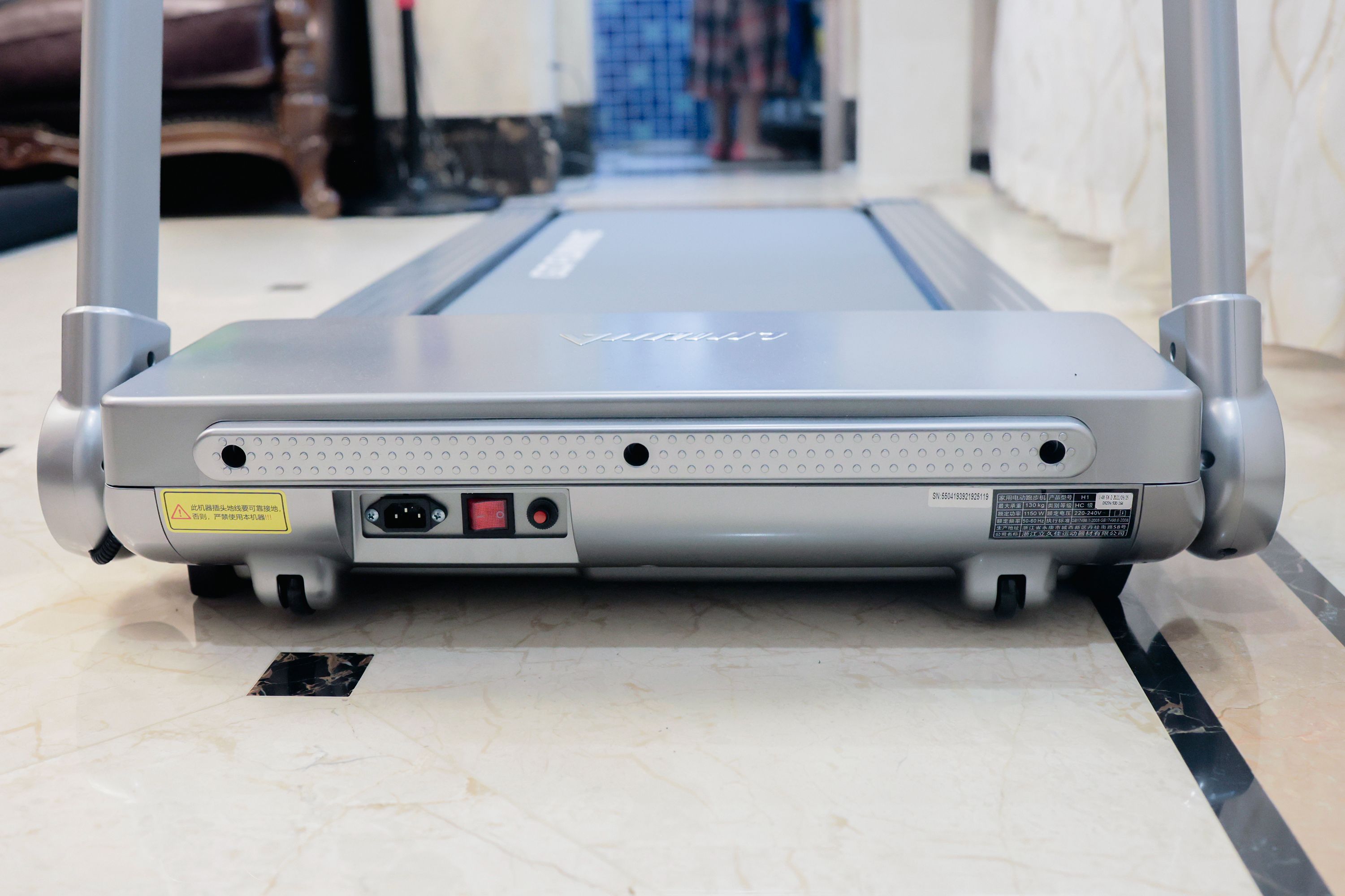 荣耀亲选磁悬浮减震跑步机免安装收纳设计_家用跑步机什么牌子的好_荣耀亲选磁悬浮减震跑步机品质做工分析