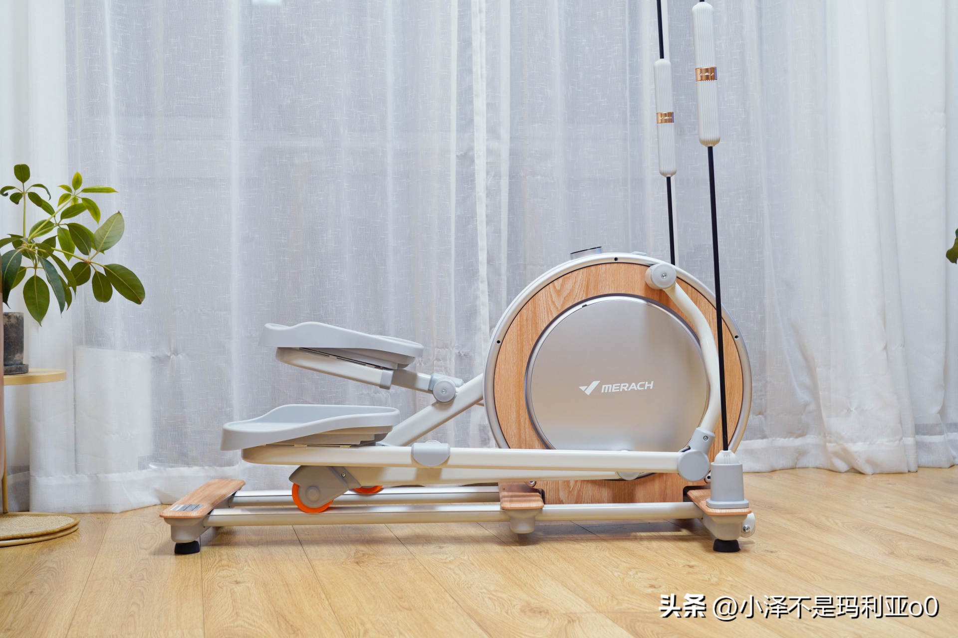 家用跑步机VS椭圆机VS划船机_如何选择适合自己的家用健身器械_家用跑步机什么牌子的好