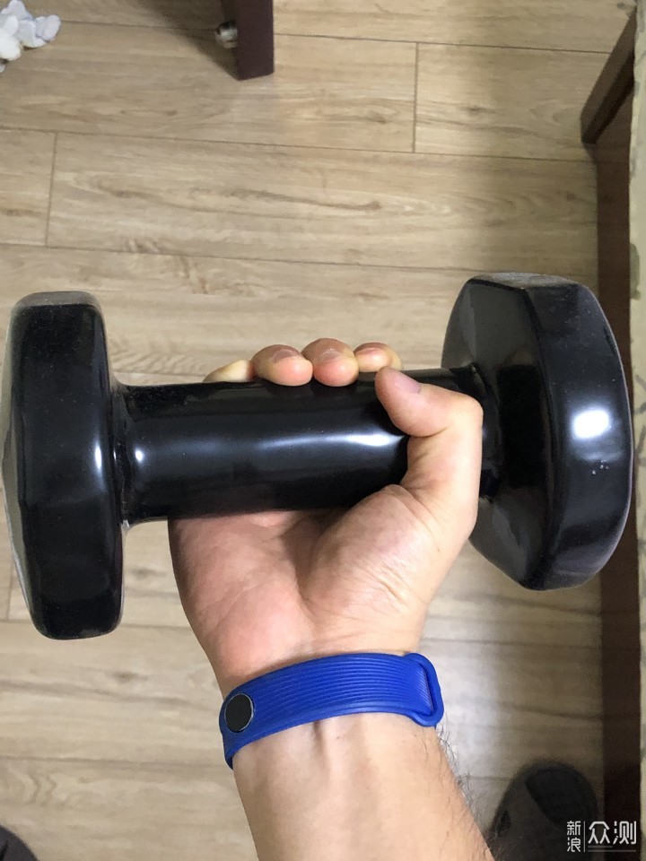 让肥宅轻松锻炼，好用不贵的家用健身器材推荐_新浪众测