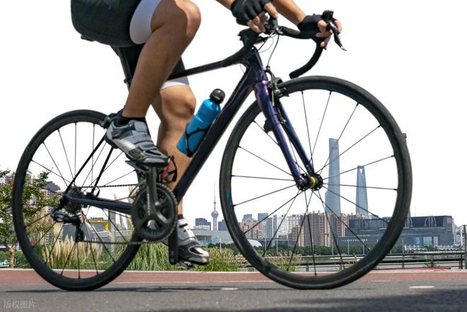 燃脂运动排行榜_减肥的健身操_深蹲燃脂效果