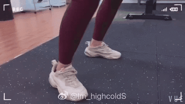 健身手套买大还是买小_健身手套买什么比较好_健身手套选择