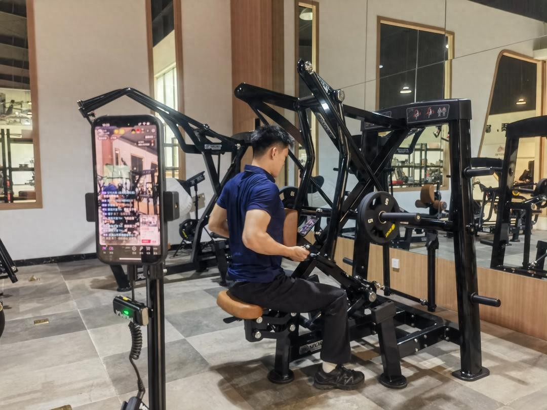 问鼎app官网下载安装 产业链上的山东好品牌丨跑步机里“住”了私教？这款跑步机为啥成了健身房新宠