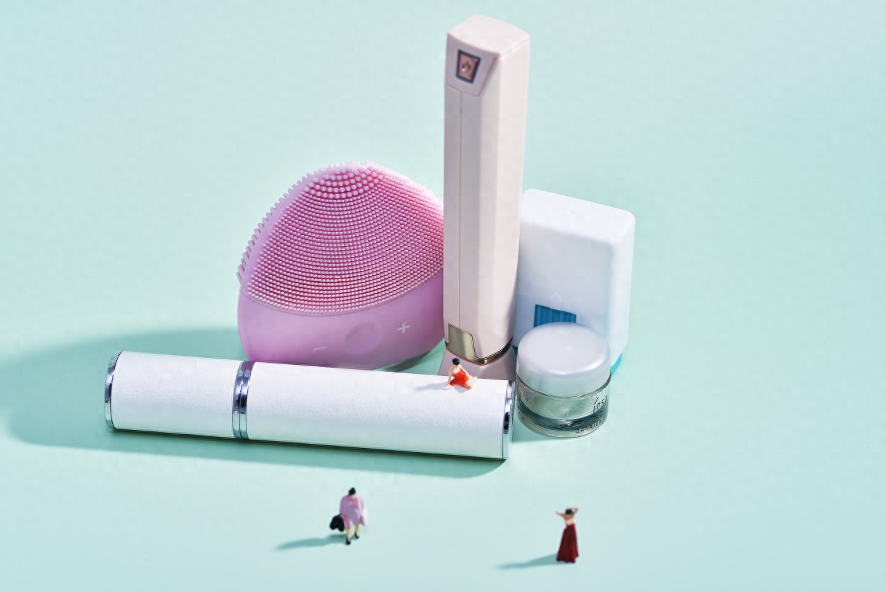 2025年正版资料免费最新版本 一张医疗器械证难倒美业人，美容仪监管新规延期2年，“觅光们”返场没爆单