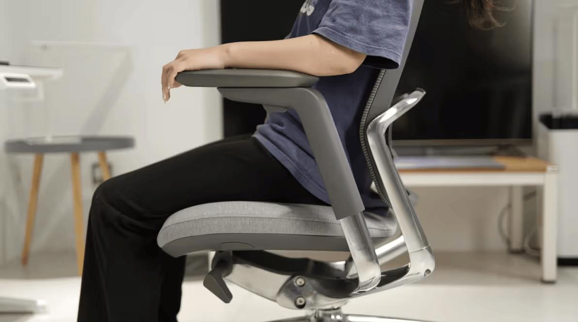 劣质人体工学椅问题_人体工学椅选购指南_最新上下摇晃的健身椅