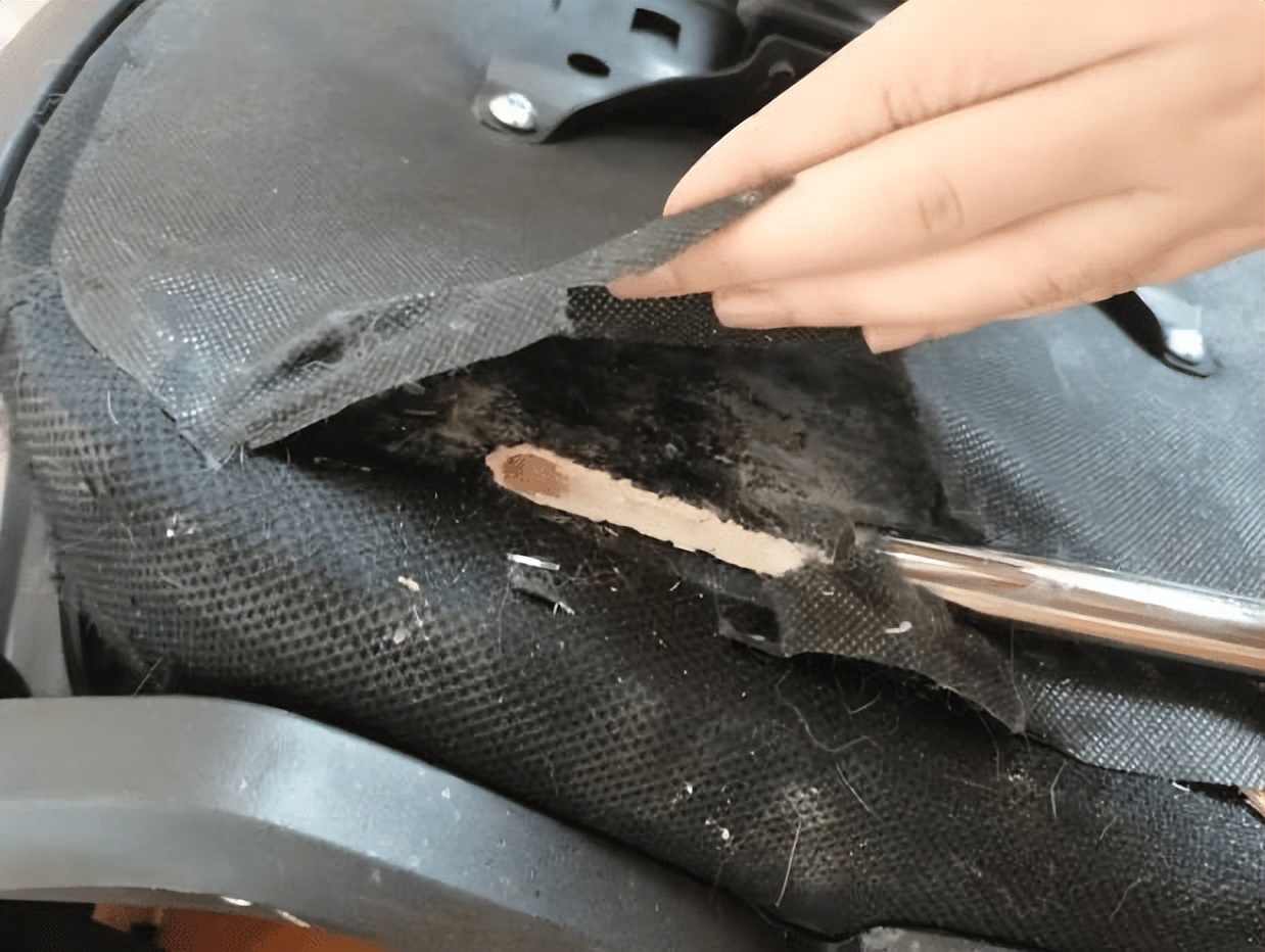 最新上下摇晃的健身椅_人体工学椅选购指南_劣质人体工学椅问题