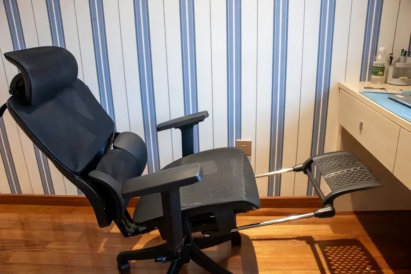 最新上下摇晃的健身椅_支撑到位舒适耐用的人体工学椅推荐_人体工学椅选购指南