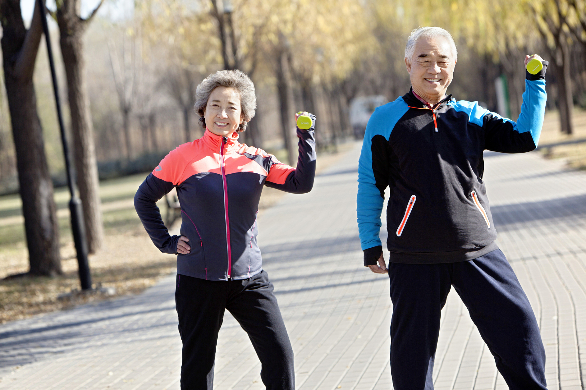 老年人运动误区_老年人健身体操38节_60岁以后运动方式
