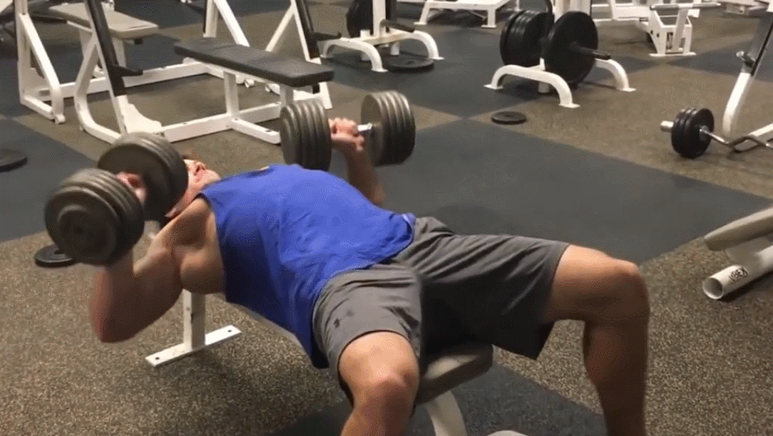 坐姿器械飞鸟训练方法_胸肌中部强化训练_大飞鸟综合训练器