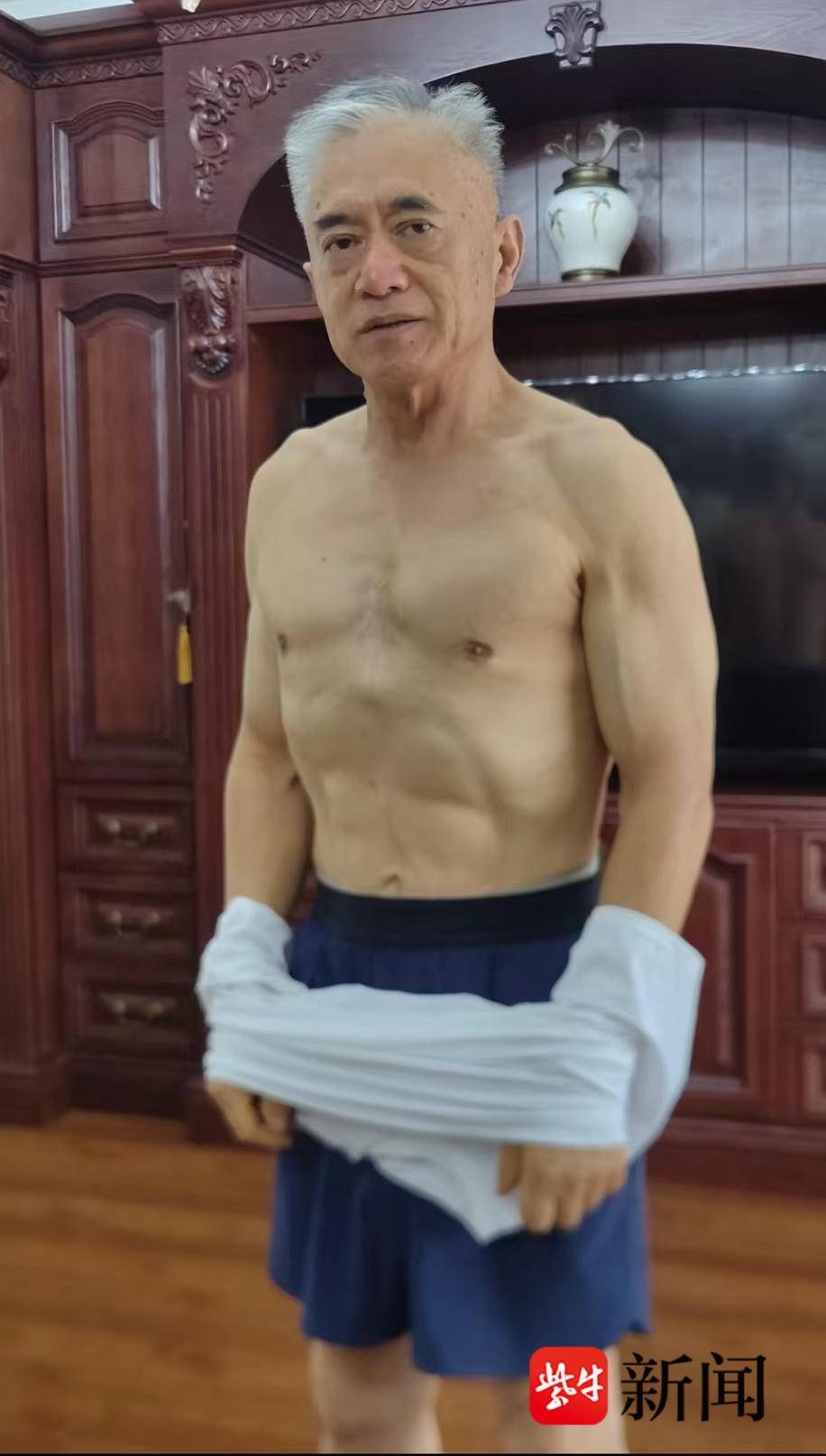 65岁老人减肥椅子操_苏州女婿陪练老丈人减肥_家庭多功能健身椅