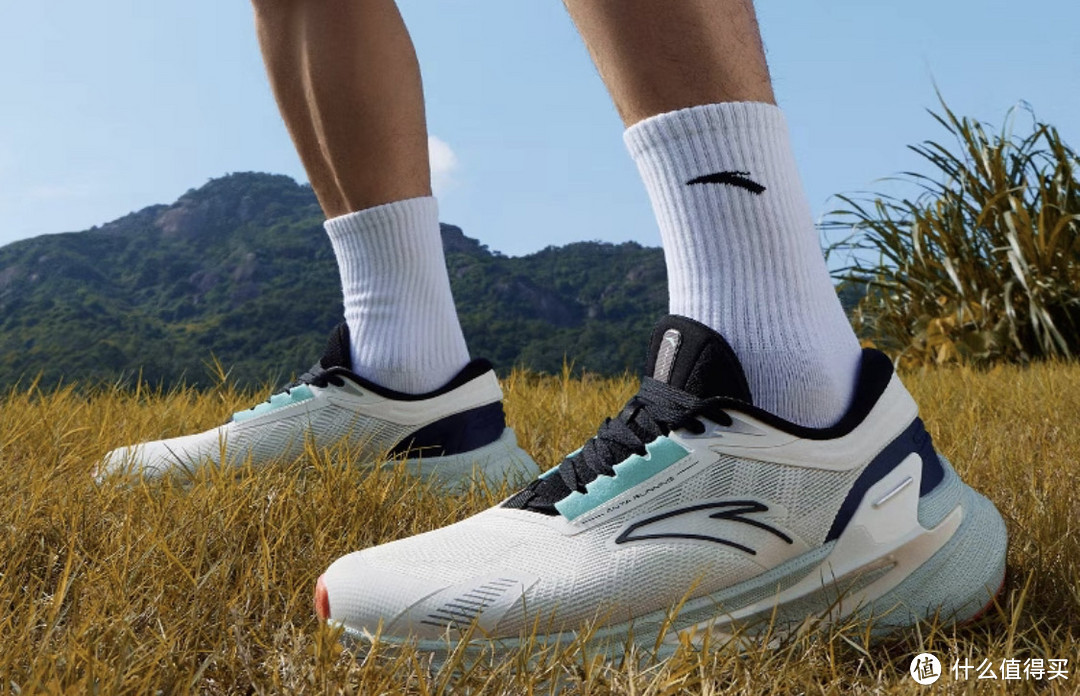 国产跑鞋300元性价比_跑鞋300元配置特点_网上买什么牌子跑步机好？
