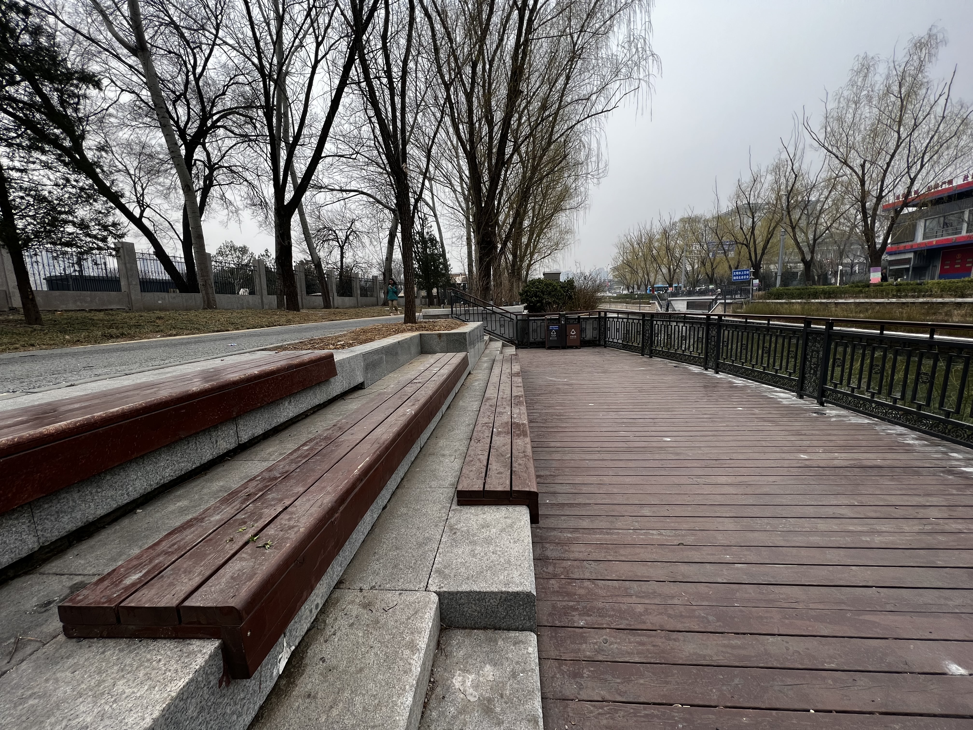 ablounge健身椅_老年人使用体验_街头座椅高度差异