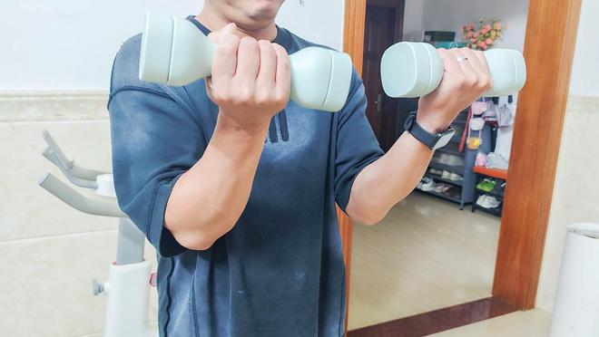 居家健身器材推荐_米家智能哑铃_懒人健身器材有用吗