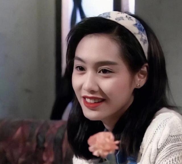 白皙皮肤 桃花眼 苹果肌突出_女人显老脸部特征苹果肌