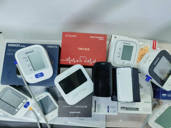 2025精准资料天天免费下载 血压计买什么牌子的好家用的？操作便捷性实测，谁家更适合爸妈