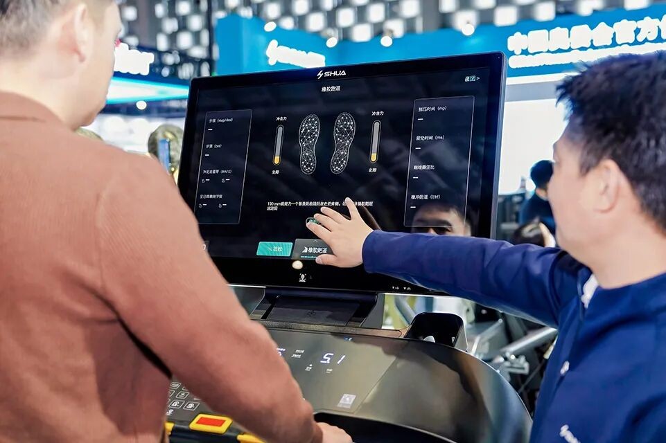 AI健身房智能化升级_综合训练器品牌_舒华体育高端商用健身解决方案