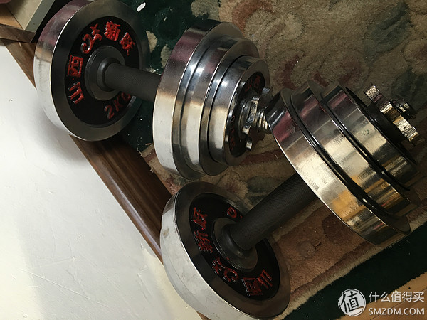 哑铃选购指南_健身手套小还是大点好_家庭健身设备