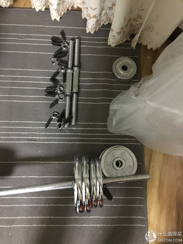 健身手套小还是大点好_哑铃选购指南_家庭健身设备