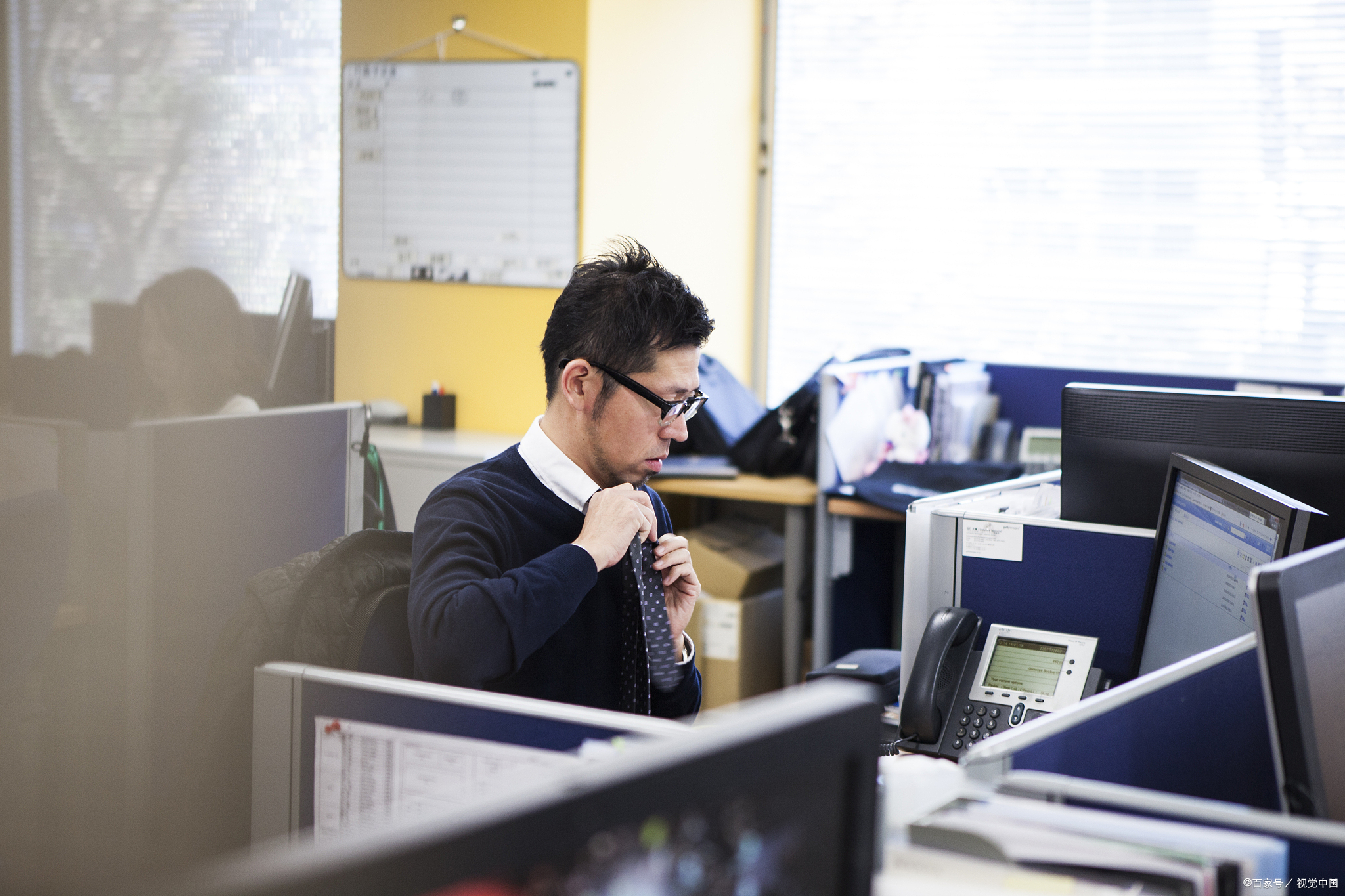 锻炼腰椎的运动器材有哪些_腰部旋转改善腰痛_转腰运动好处