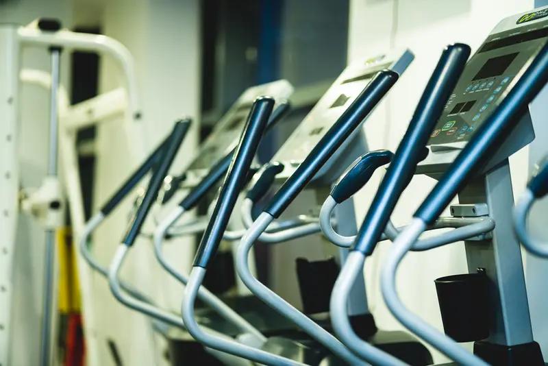 太极推手器使用技巧_公园健身器材正确用法_锻炼腰椎的运动器材有哪些