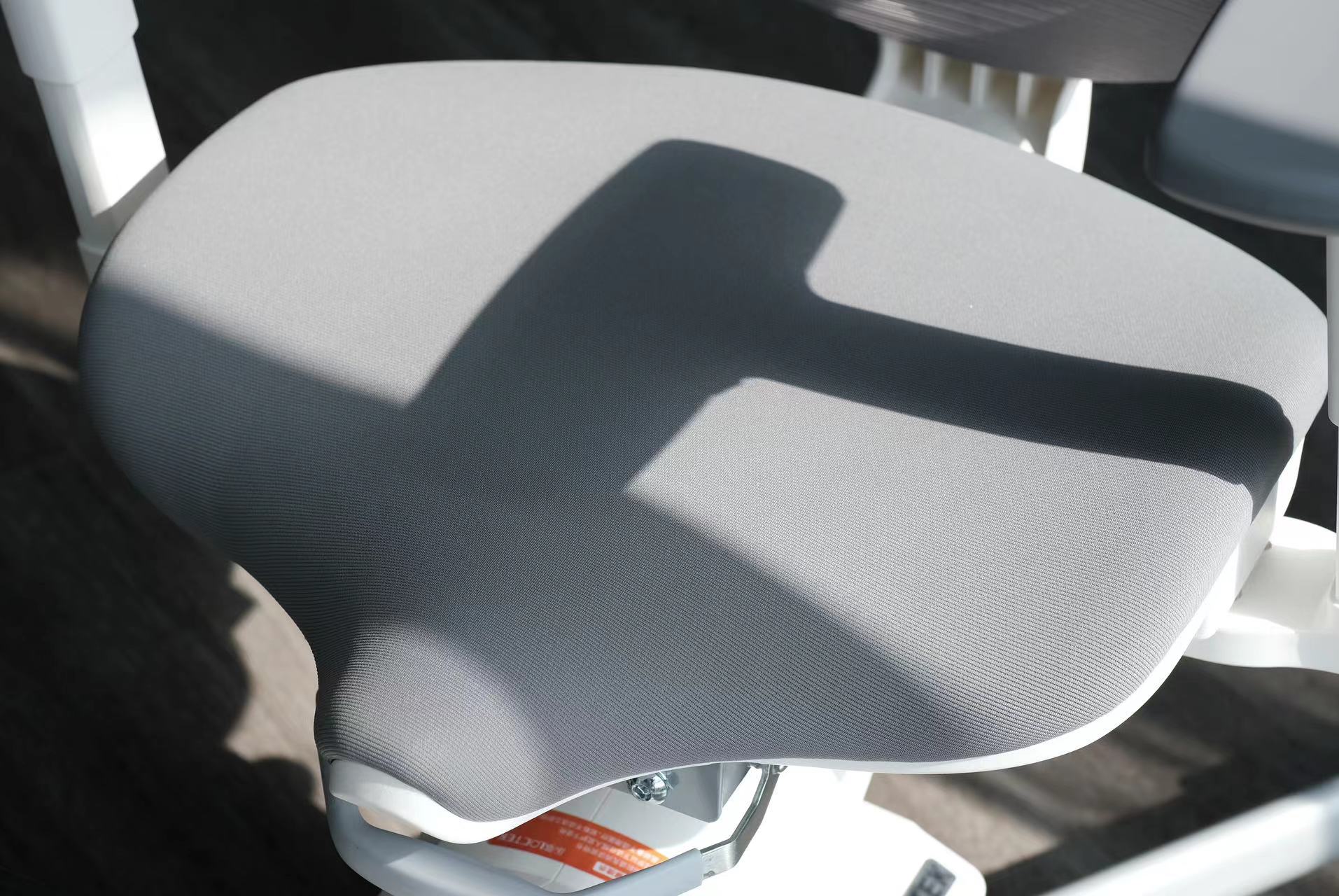 智能健身座椅评测_乐歌V6智能健身椅_办公室健身椅