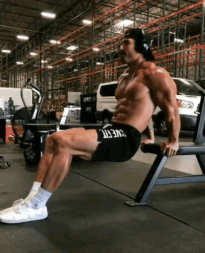 手臂训练方法_二头肌三头肌训练_女性力量训练入门手臂