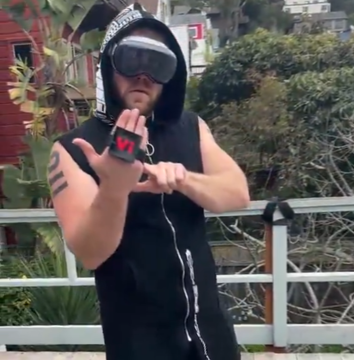 健身手套有什么用_VR健身手套 Vi 公司 混合现实电竞游戏