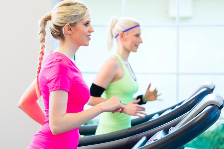 运动后胸变小了怎么办_运动对女性面部变化的影响_每天运动改善皮肤