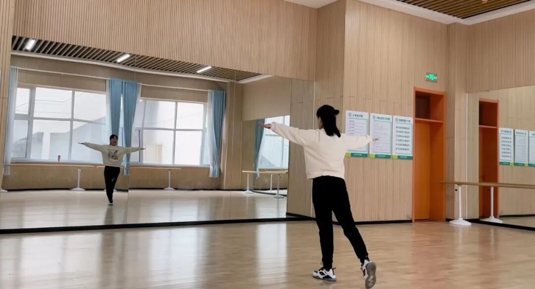 居家学习体能锻炼_运动操下载_青少年健康体能操舞