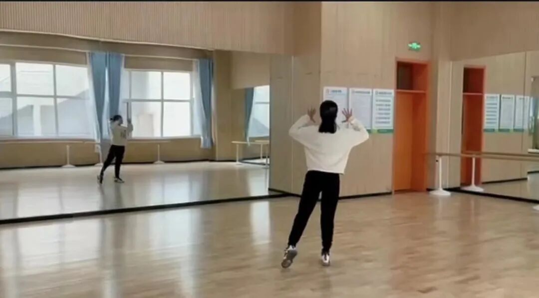 居家学习体能锻炼_运动操下载_青少年健康体能操舞