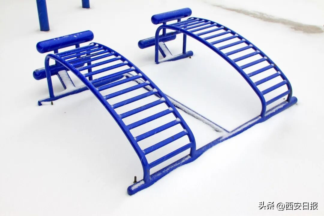 健身椅的正确使用方法_太空漫步机正确用法_小区健身器材使用方法