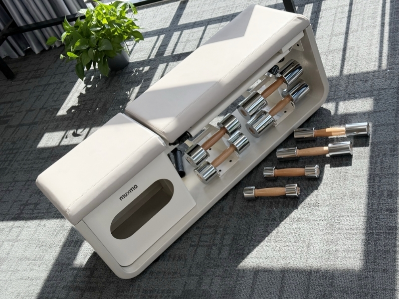 多功能哑铃凳健身椅_沐小马居家健身凳_智能化力量器械居家场景