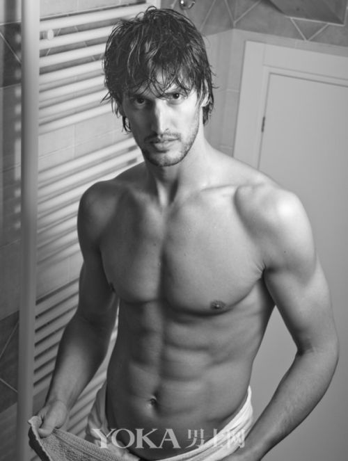 健身装备选择_健身护腕手套_健身服推荐