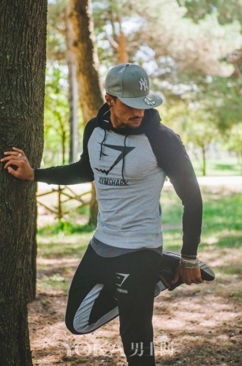 健身装备选择_健身服推荐_健身护腕手套