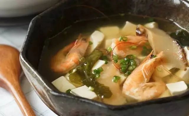 日本瘦腰锻炼法有用吗_日本女性饮食清淡习惯_日本女性不显老不显胖秘诀