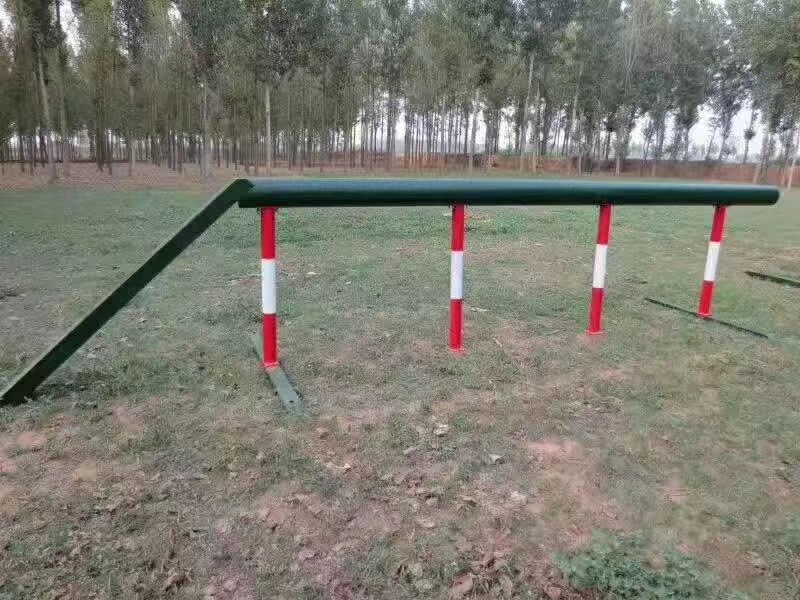 300米障碍训练器材