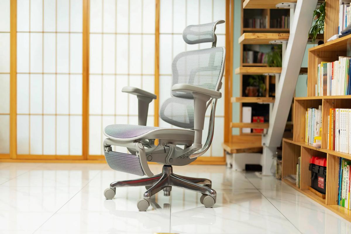 健身椅使用方法视频_夏草木Fit2保友金豪B雄鹰西昊V1对比评测_久坐办公室腰酸背痛怎么办