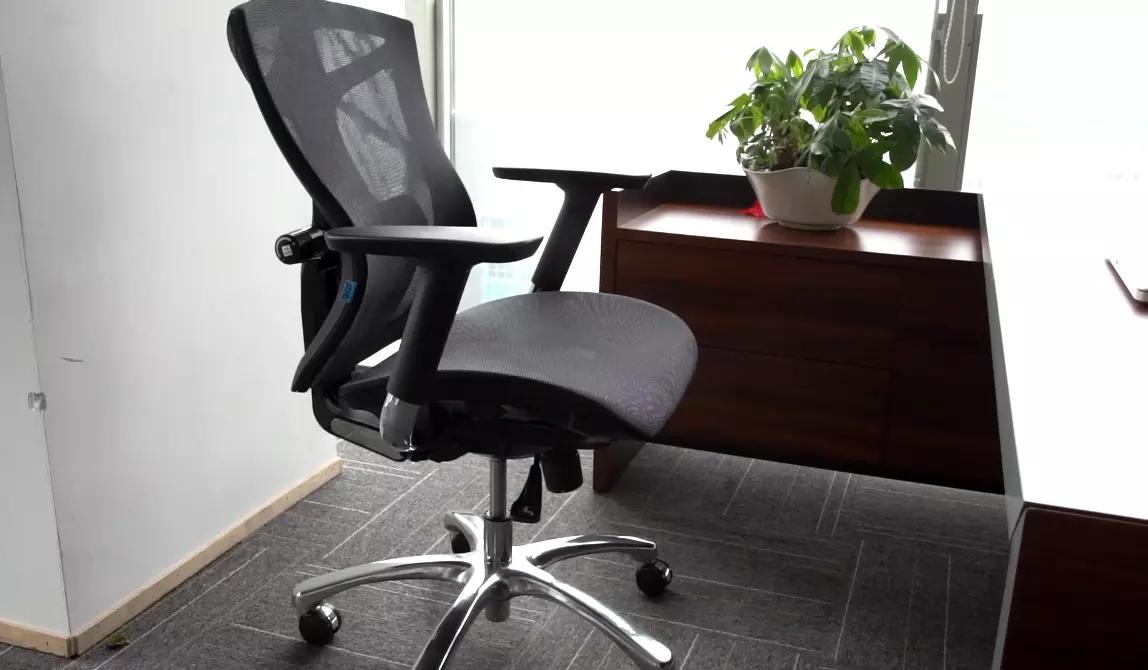 健身椅使用方法视频_久坐办公室腰酸背痛怎么办_夏草木Fit2保友金豪B雄鹰西昊V1对比评测